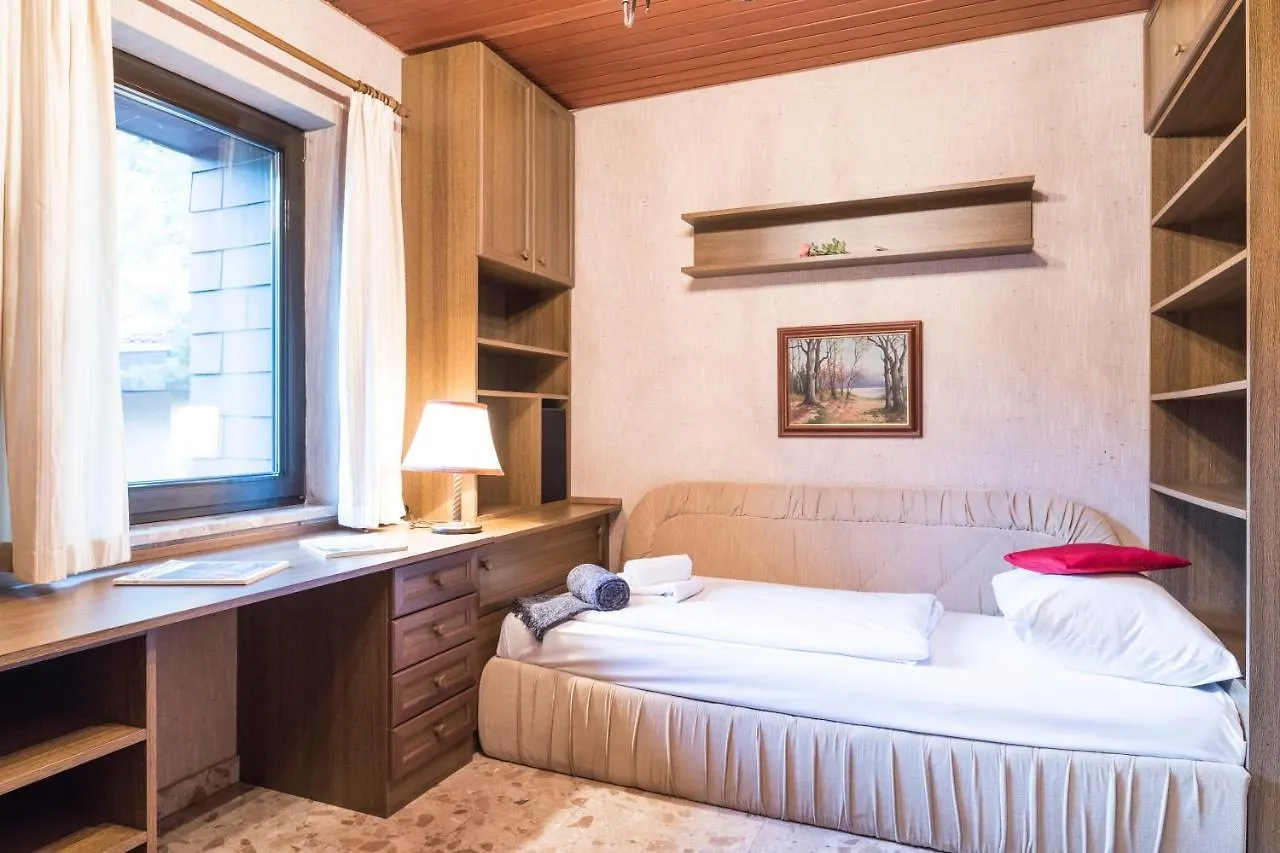 Yes, It Is Retro - Big Villa With Indoor Pool Vienna Austria