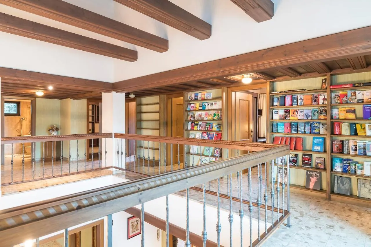 Yes, It Is Retro - Big Villa With Indoor Pool Vienna Austria