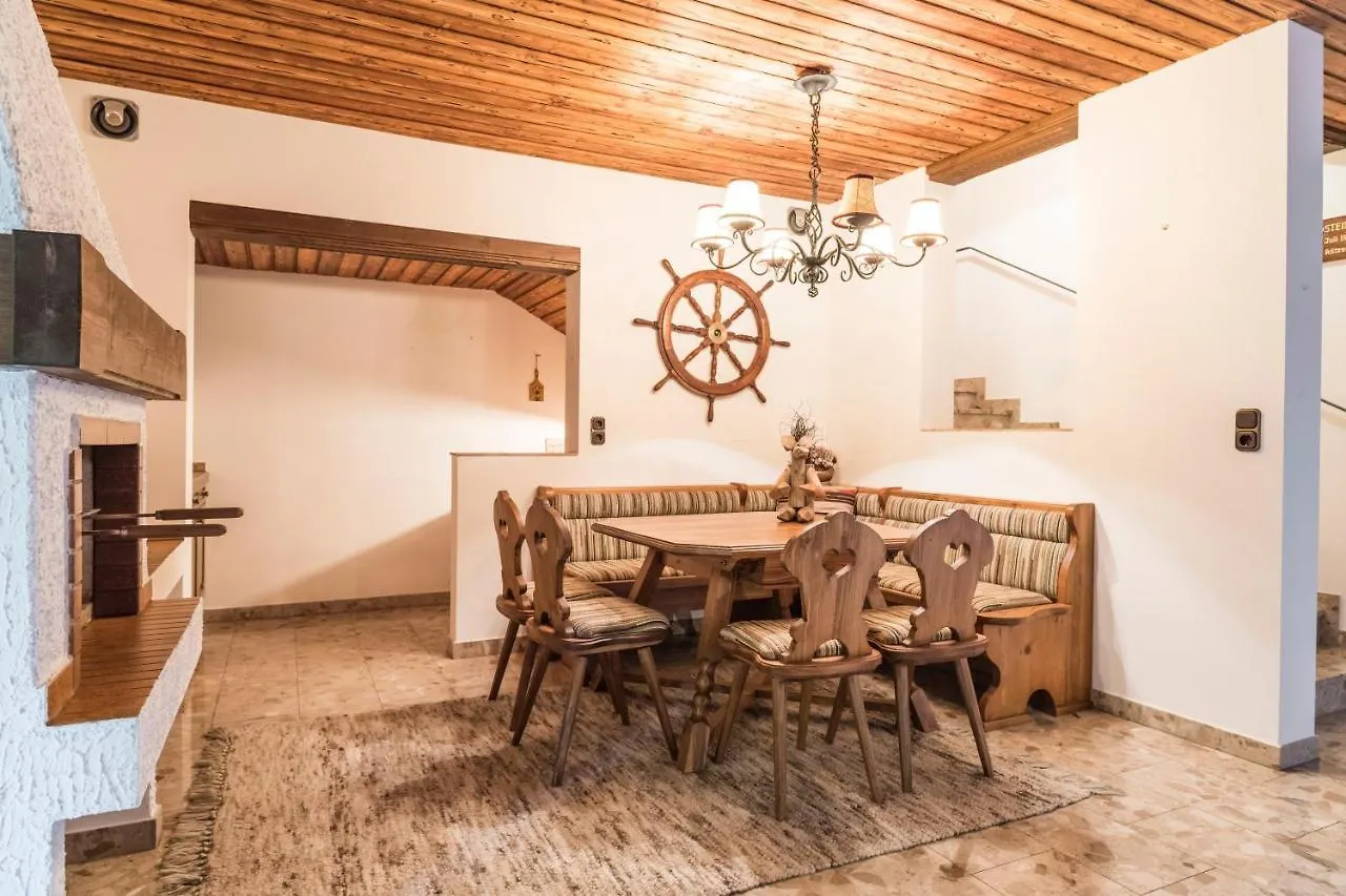 Yes, It Is Retro - Big Villa With Indoor Pool Vienna Austria