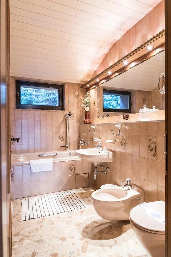 Yes, It Is Retro - Big Villa With Indoor Pool Vienna